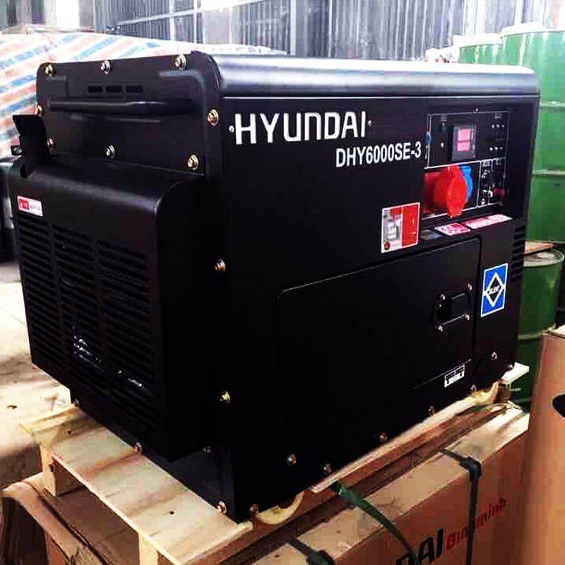 ảnh máy phát điện hyundai chạy dầu 5kw dhy6000se có vỏ chống ồn 3 pha