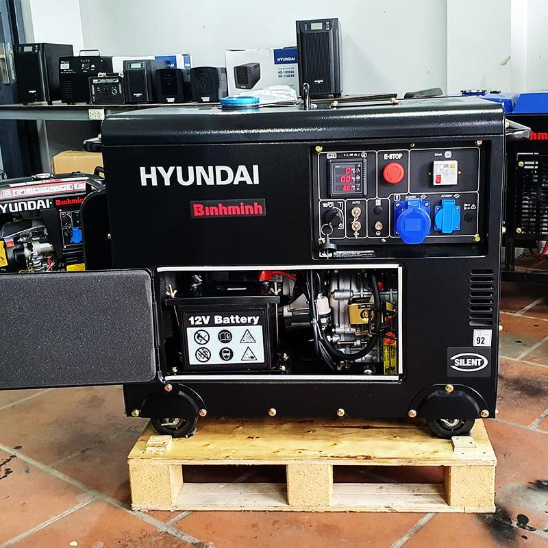 ảnh máy phát điện hyundai chạy dầu 5kw dhy6000se có vỏ chống ồn